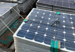 Nouvelle installation de recyclage des panneaux photovoltaïques en Gironde : un cas d’étude pour la modélisation précise des impacts environnementaux de la fin de vie des panneaux photovoltaïques